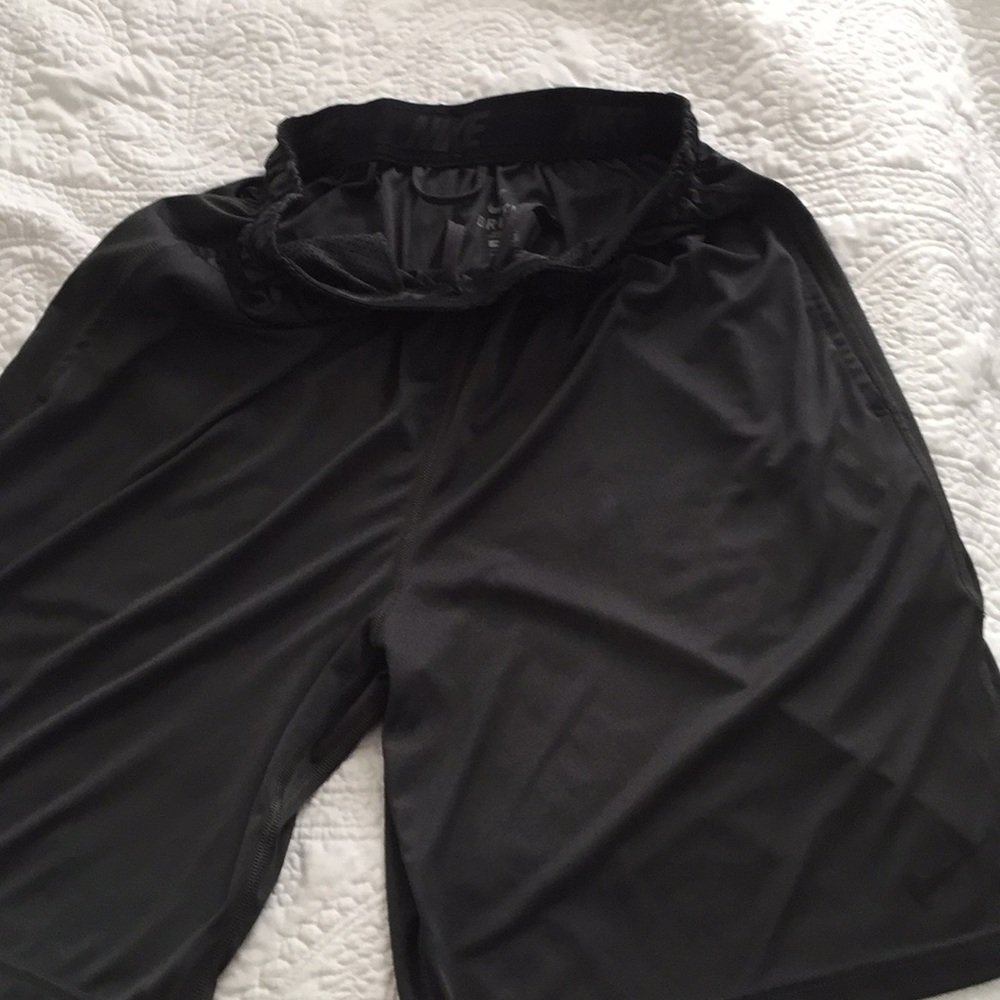 Men’s Dark Grey NIKe Dri-fit shorts